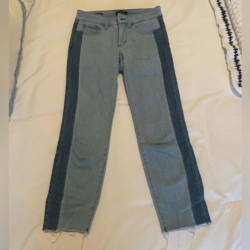 Two toned denim ankle jeans